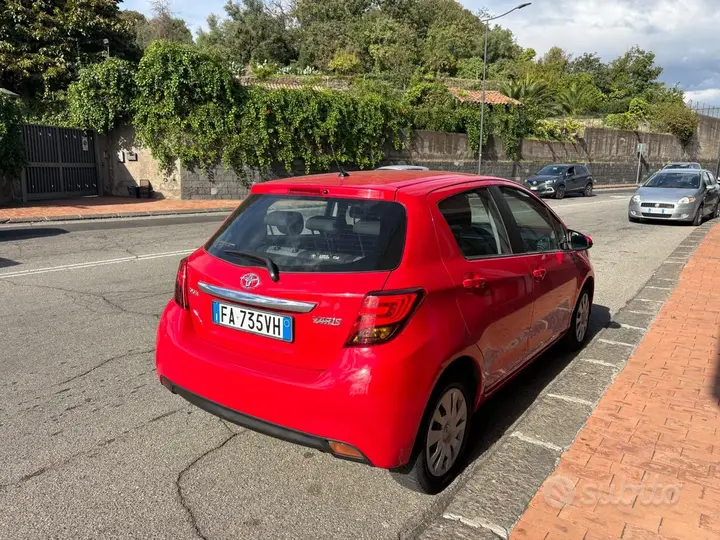 Toyota Yaris 2015 photo 4