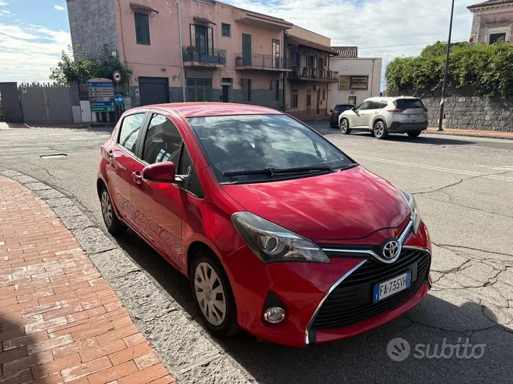 Toyota Yaris 2015 photo 2
