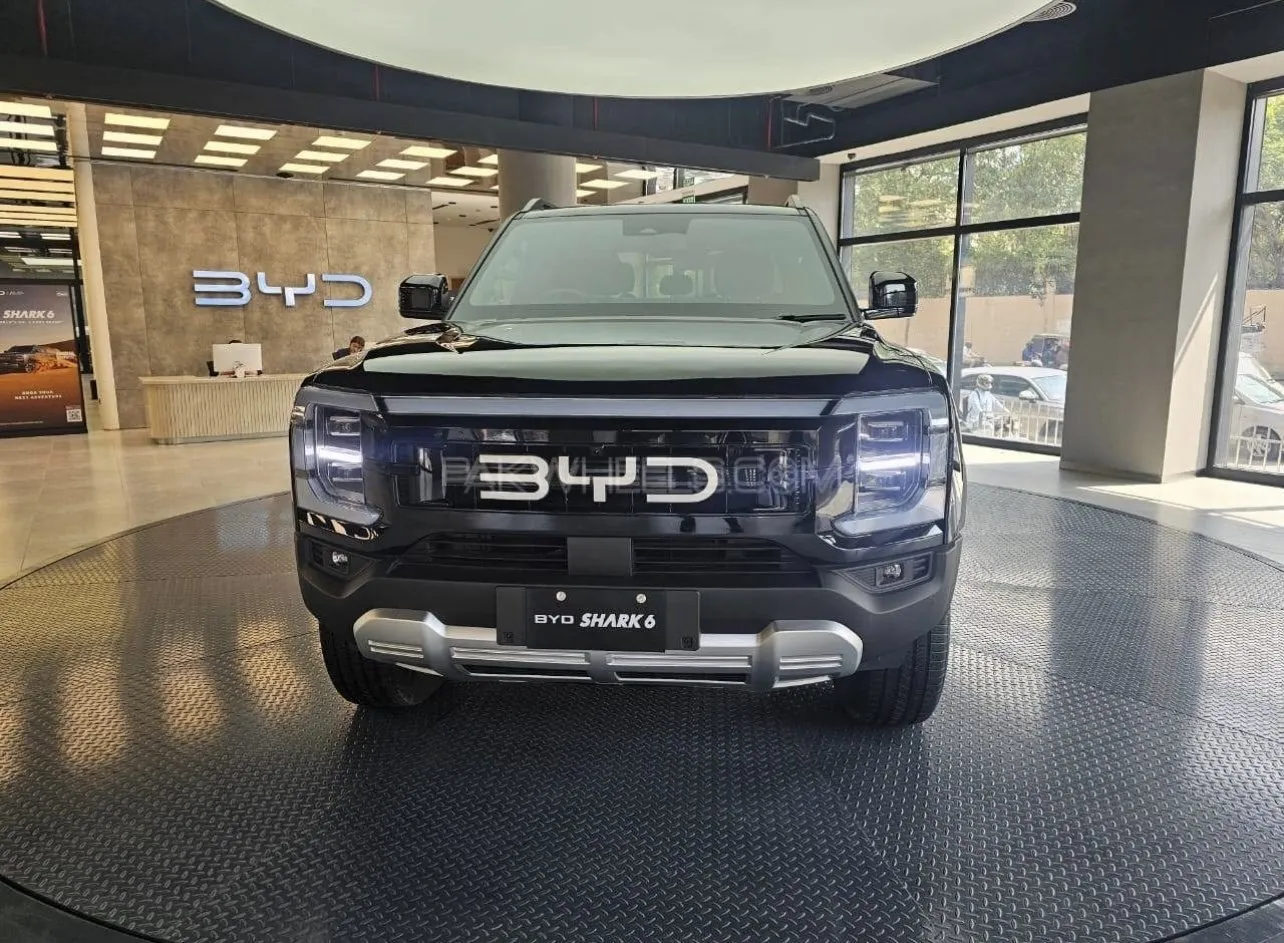 BYD Shark 6