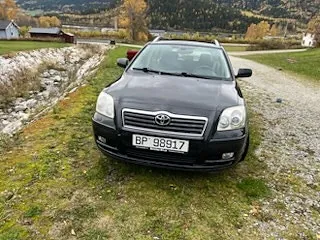 Toyota Avensis 2004 photo 2