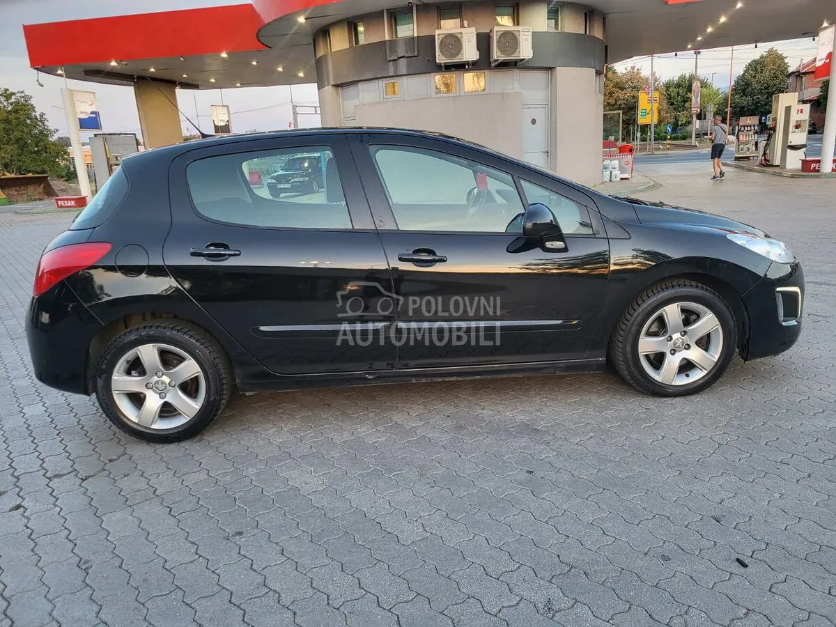 Peugeot 308 2013 photo 2