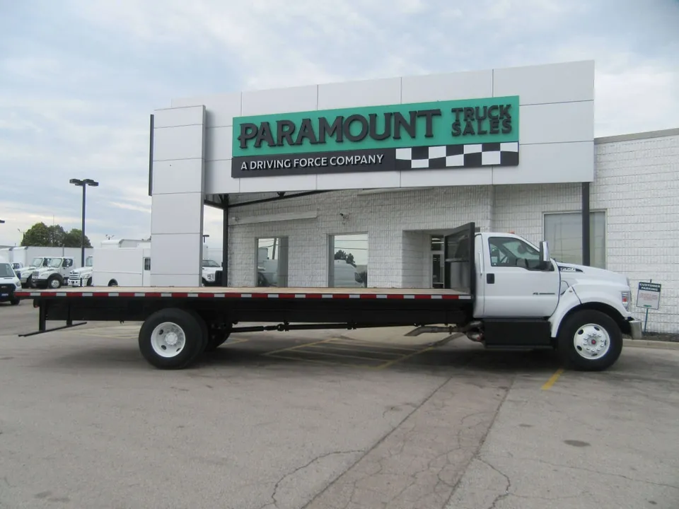 Ford F-750 2022 photo 2