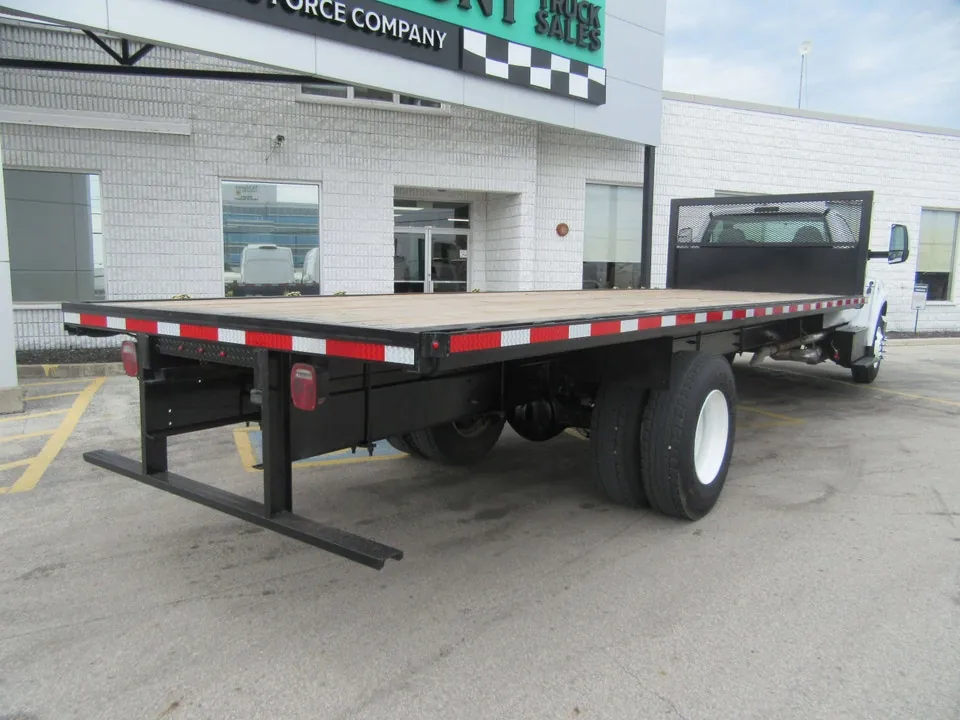 Ford F-750 2022 photo 3