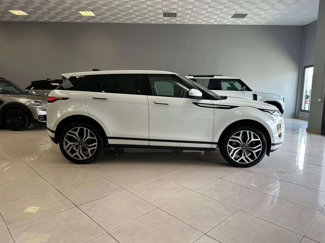 Land Rover Range Rover Evoque 2020 photo 3