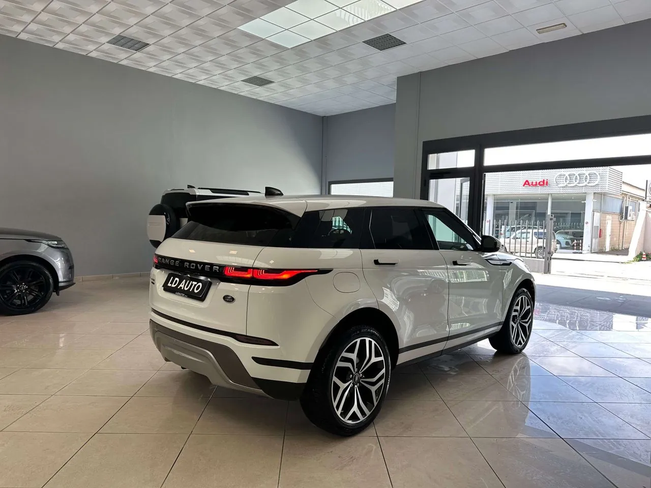 Land Rover Range Rover Evoque 2020 photo 4