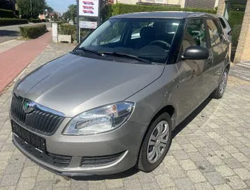 Skoda Fabia 2012 photo 3