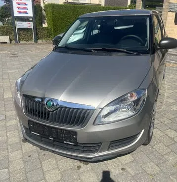 Skoda Fabia 2012 photo 2