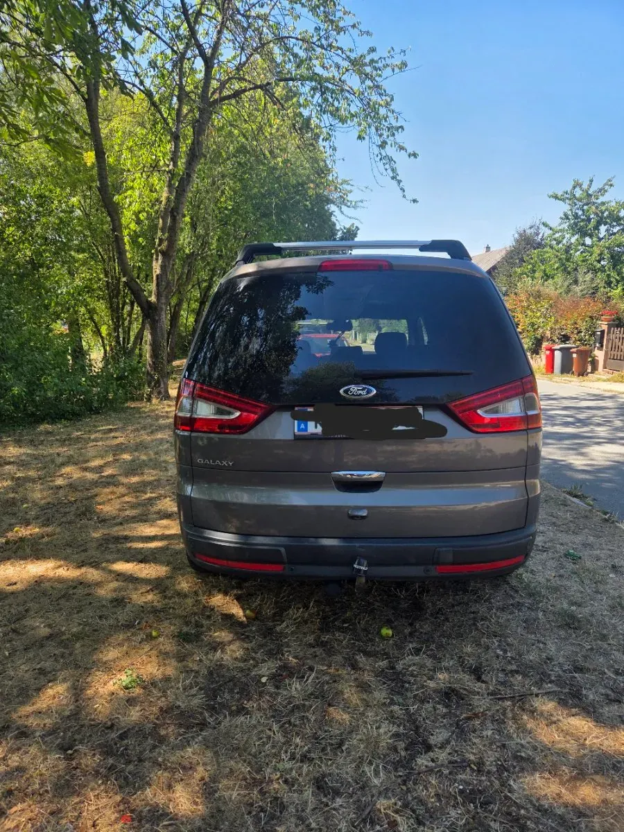 Ford Galaxy 2013 photo 3