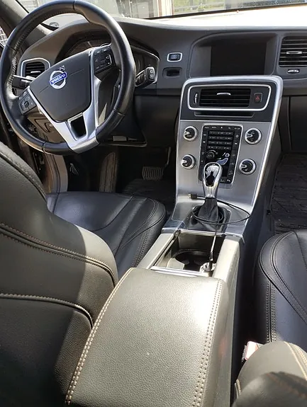 Volvo V60 Cross Country 2016 photo 2