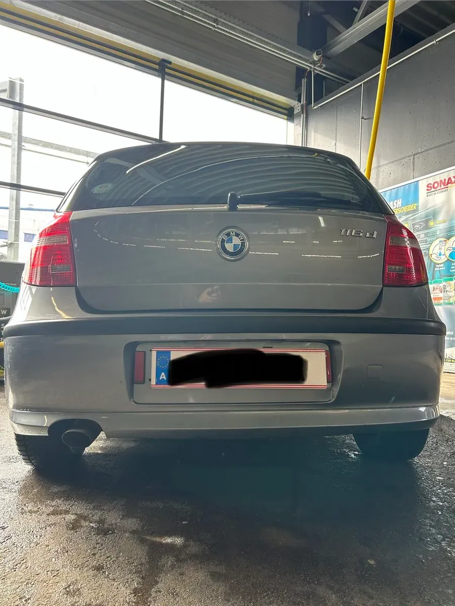 BMW 1 Series 2009 photo 2