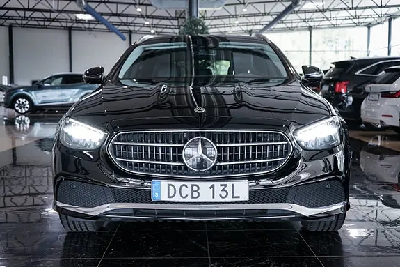 Mercedes-Benz E300 2023 photo 2