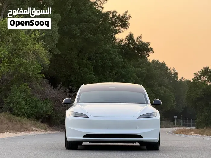 Tesla Model 3 2025 photo 3