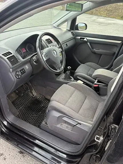 Volkswagen Touran 2005 photo 3