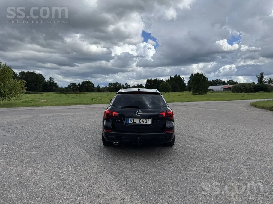 Opel Astra 2012 photo 3