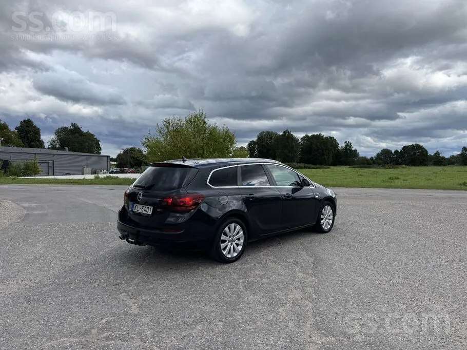 Opel Astra 2012 photo 4