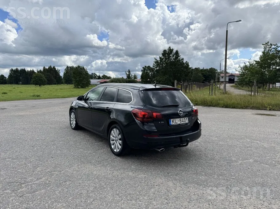 Opel Astra 2012 photo 5