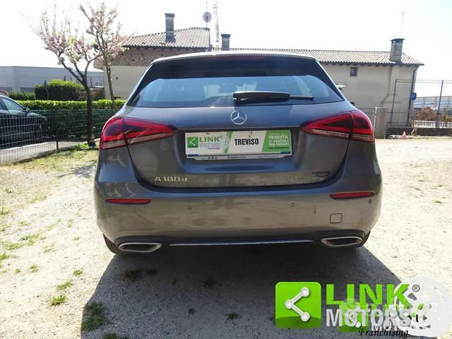 Mercedes-Benz A 180 2019 photo 5