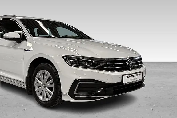 Volkswagen Passat 2022 photo 2
