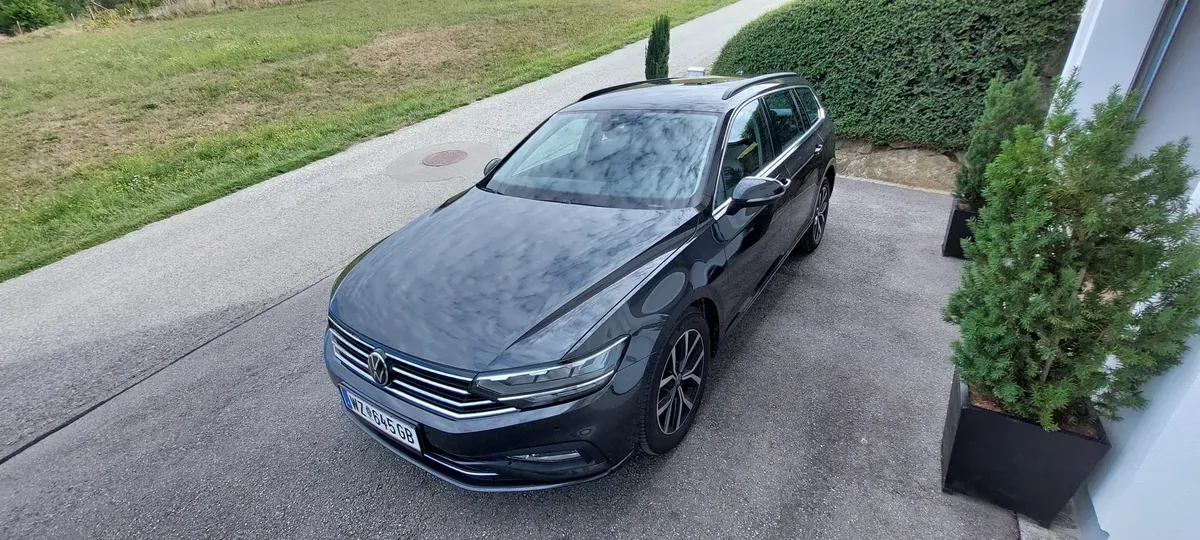 Volkswagen Passat 2022 photo 2