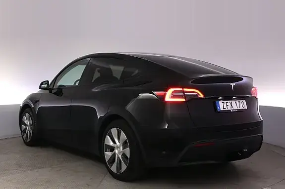 Tesla Model Y 2023 photo 4