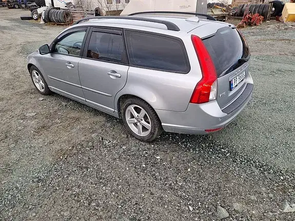 Volvo V50 2011 photo 4