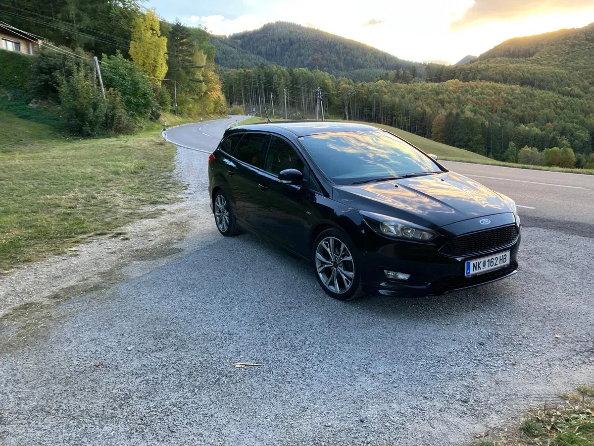 Ford Focus 2018 photo 2