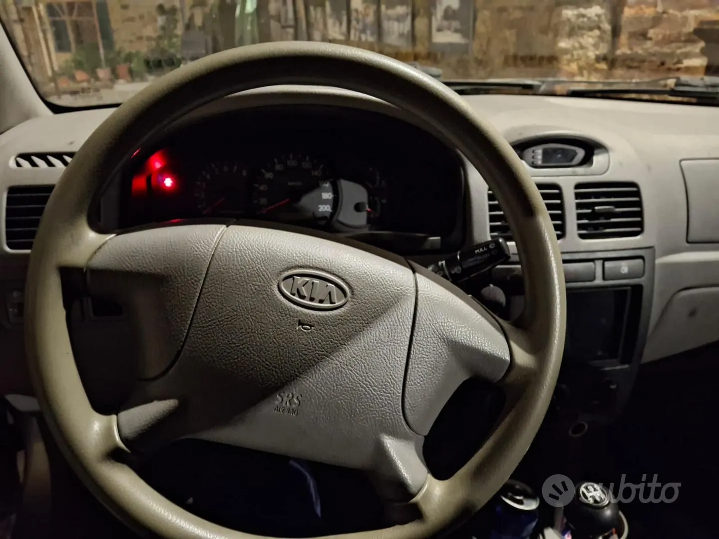 Kia Rio 2000 photo 4