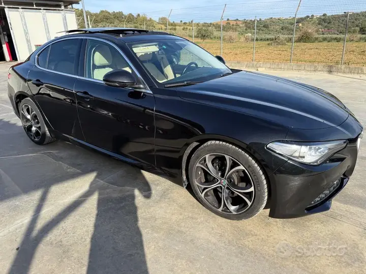Alfa Romeo Giulia 2020 photo 5