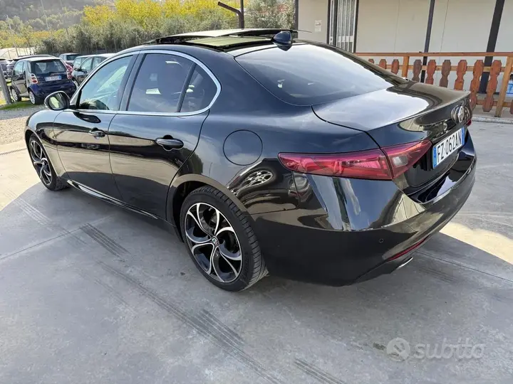 Alfa Romeo Giulia 2020 photo 3