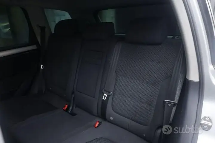 Volkswagen Touareg 2011 photo 3