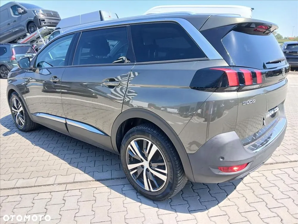 Peugeot 5008 2020 photo 4