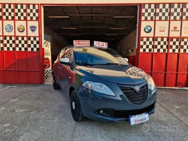Lancia Ypsilon