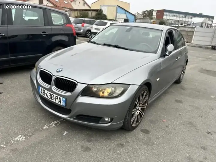 BMW 3 Series 2009 photo 2