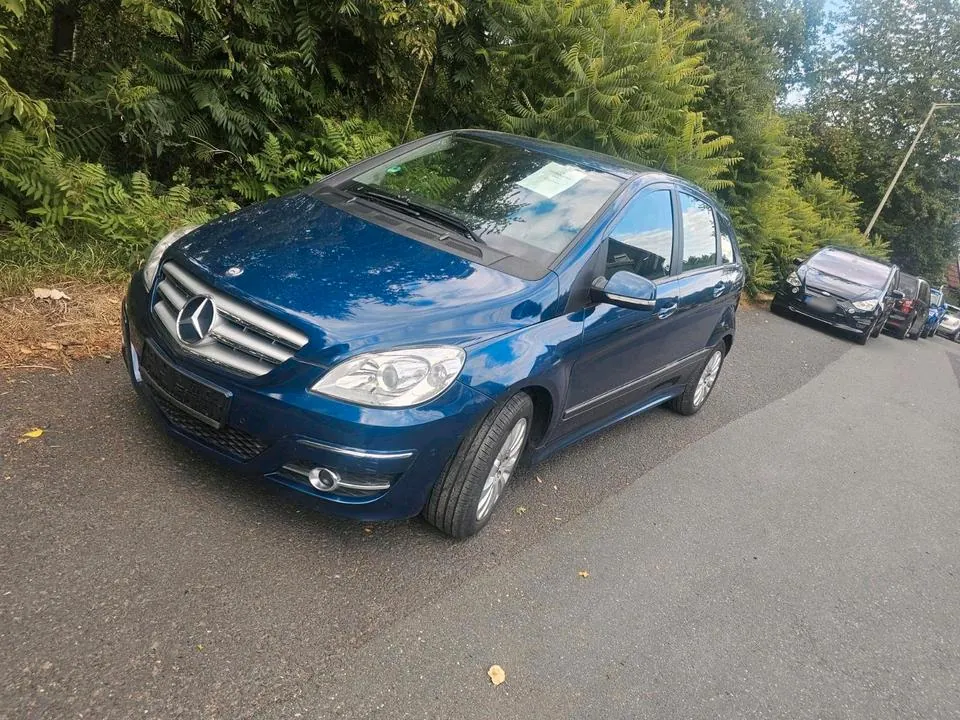Mercedes-Benz B200
