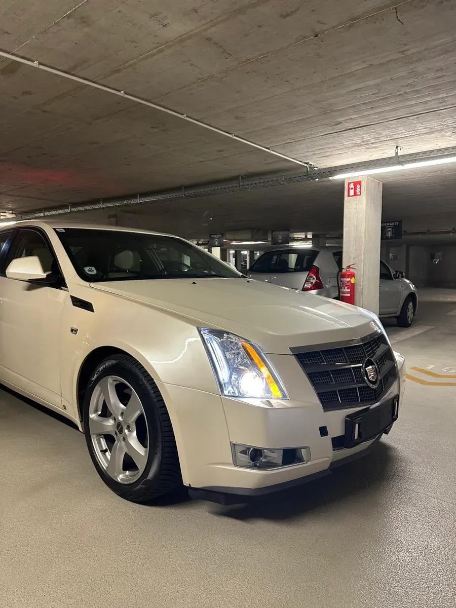 Cadillac Cts 2010 photo 2