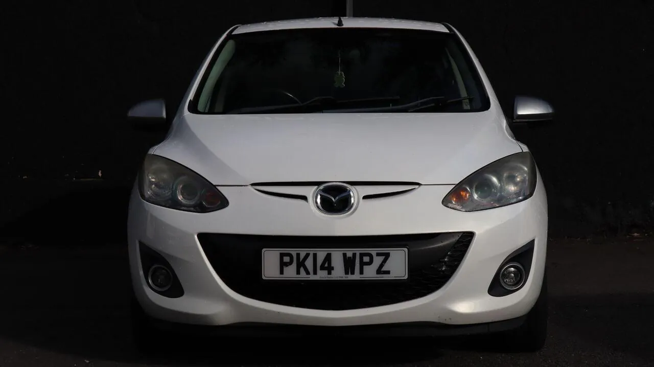 Mazda Mazda2 2014 photo 2