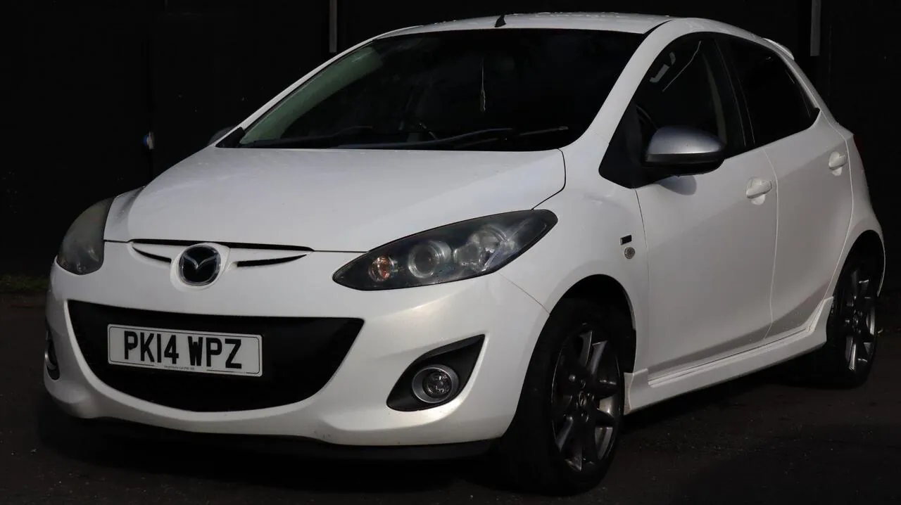 Mazda Mazda2 2014 photo 4