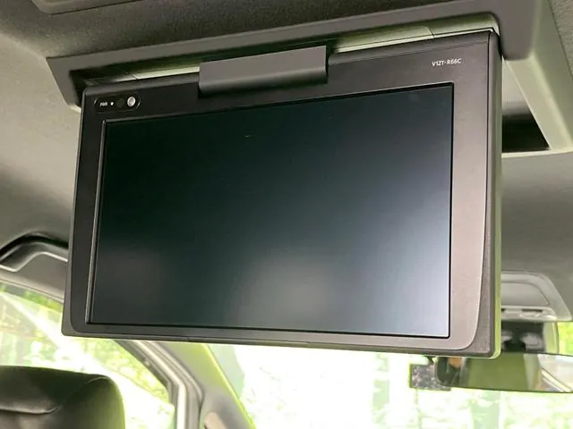 Toyota Noah 2016 photo 4