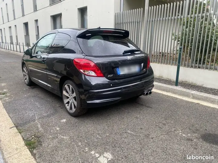 Peugeot 207 2010 photo 2