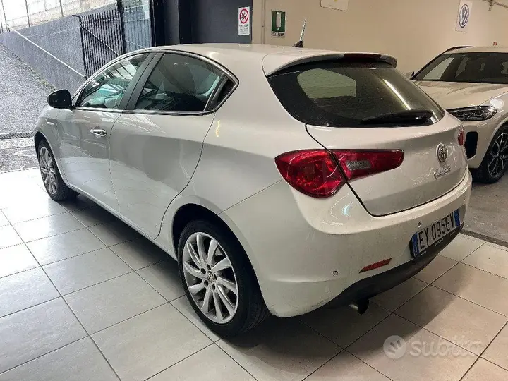 Alfa Romeo Giulietta 2014 photo 5