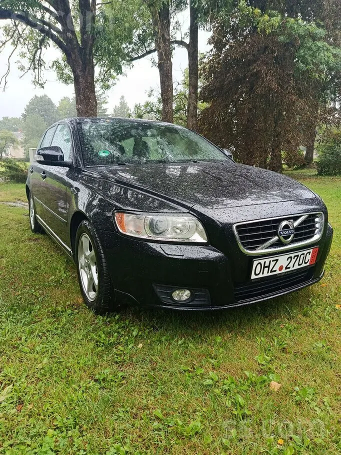 Volvo V50 2012 photo 2