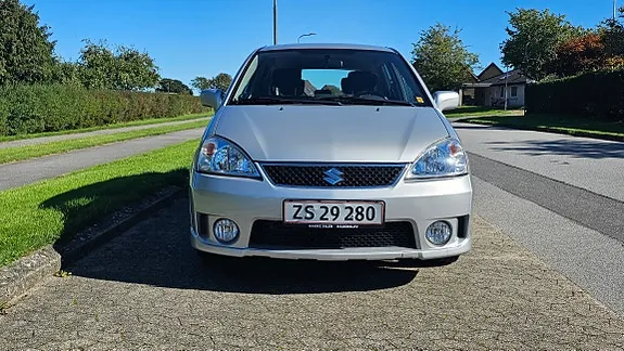 Suzuki Liana