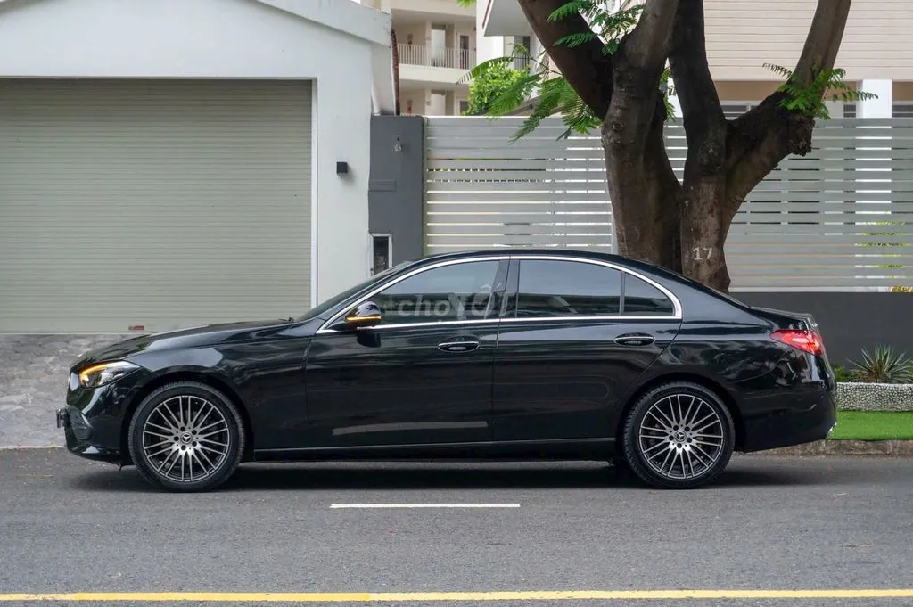 Mercedes-Benz C-Class 2023 photo 3