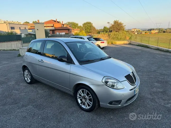 Lancia Ypsilon 2011 photo 2