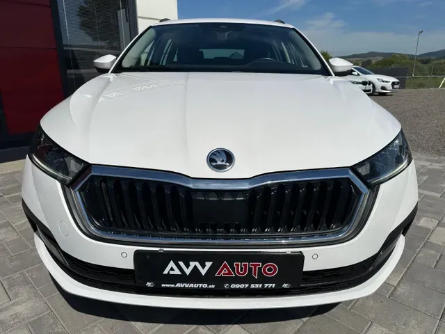Skoda Octavia Combi 2022 photo 2