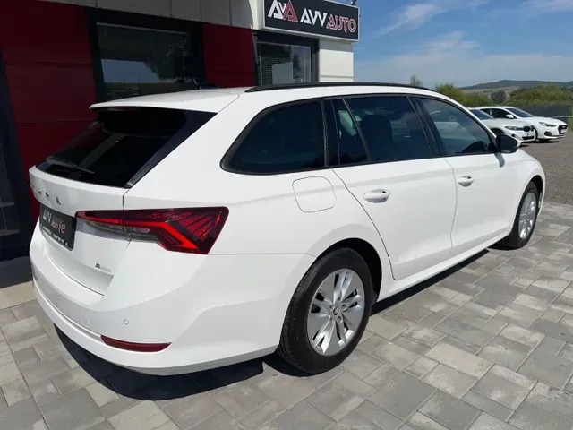 Skoda Octavia Combi 2022 photo 4