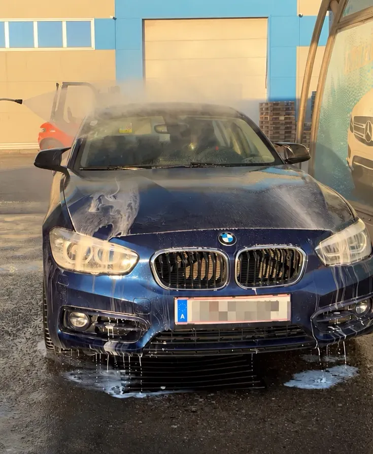 BMW 1 Series 2018 photo 2
