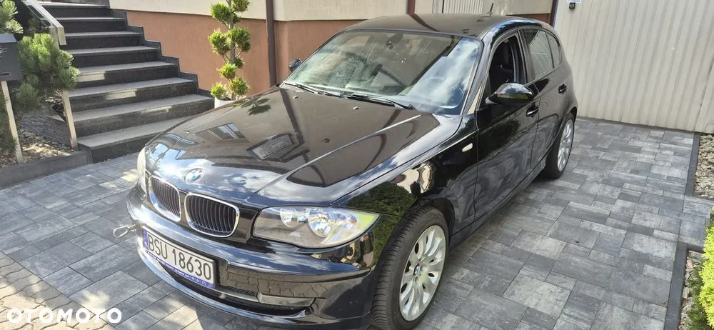 BMW 1 Series 2009 photo 2