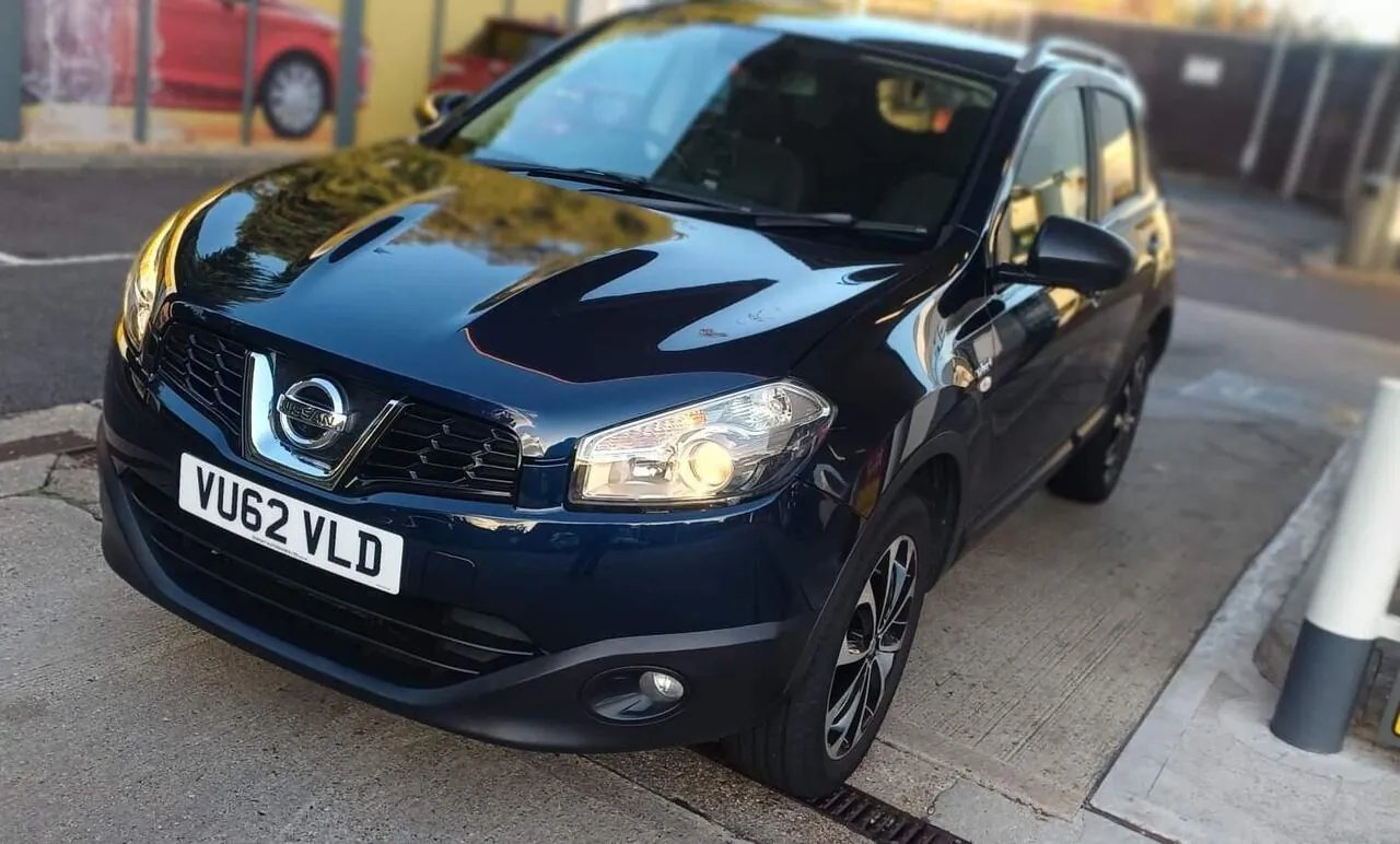 Nissan Qashqai 2012 photo 2