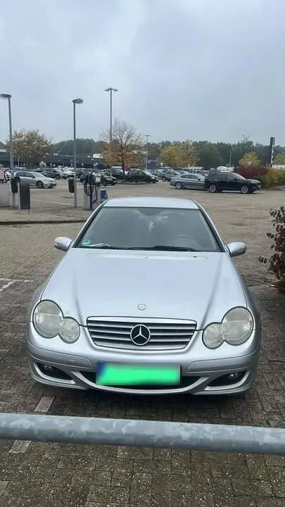 Mercedes-Benz C200